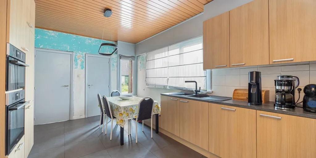 Cucina - Renovatable House with Garden in Lichtaart
