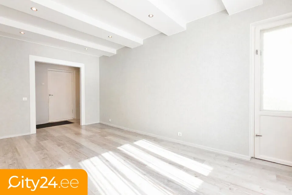 Pièces - Apartment with Balcony near Centre