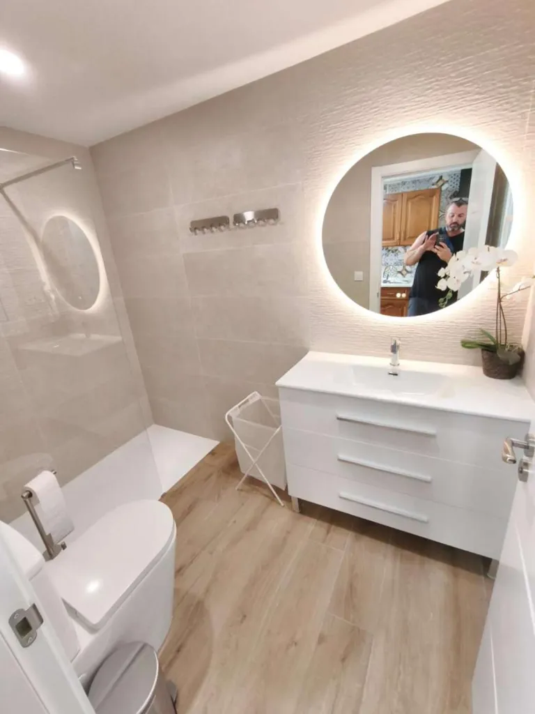 Salles de bain - Renovated House with Terrace in Fuengirola