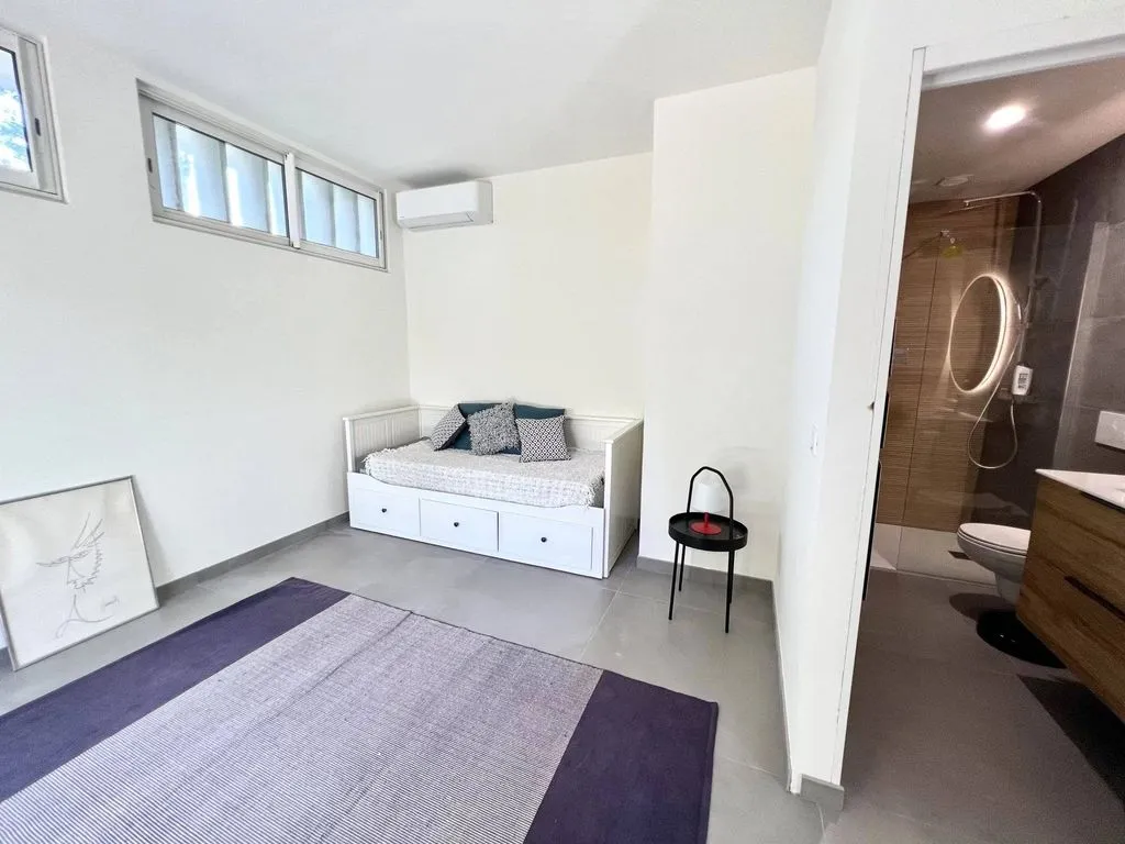 Chambres - Villa Luxueuse avec Barbecue à Juan-Les-Pins