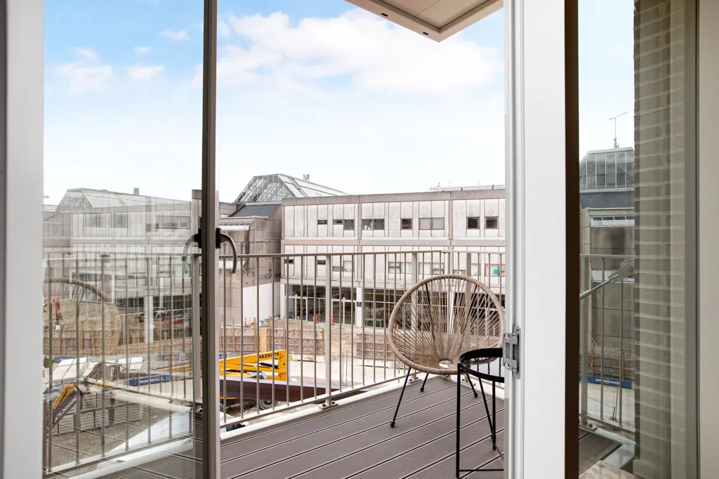 Balcony - Modern Flat with Balcony near Bella Center