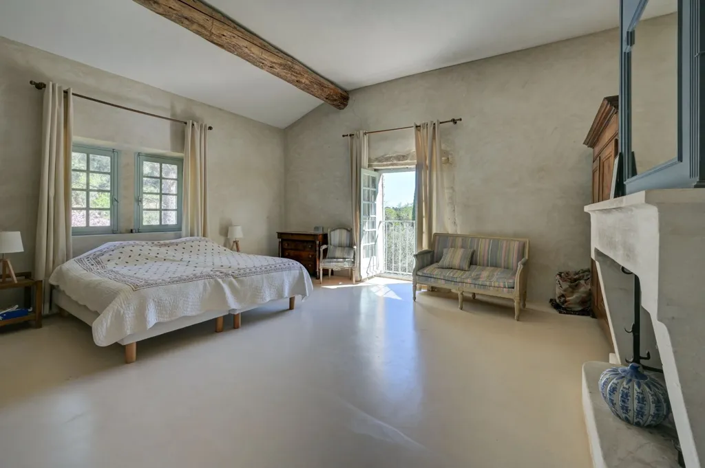 Bedrooms - Charming Property with Pool in Baux de Provence