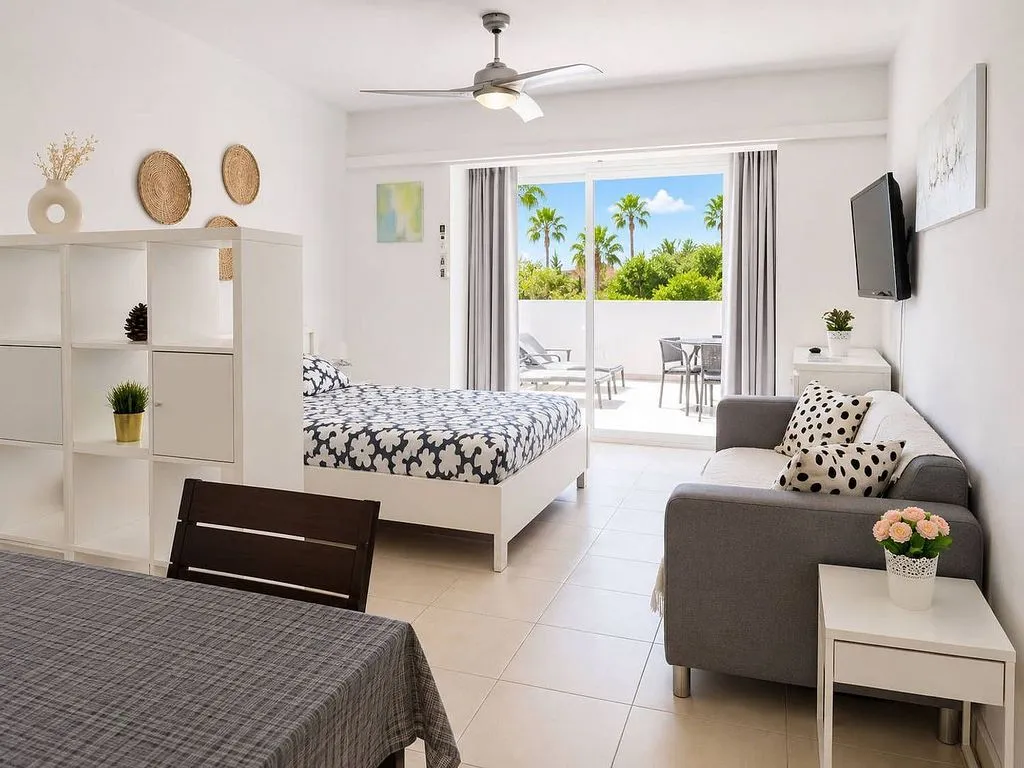 Bedrooms - Studio with Terrace and Pool in Playa de las Américas