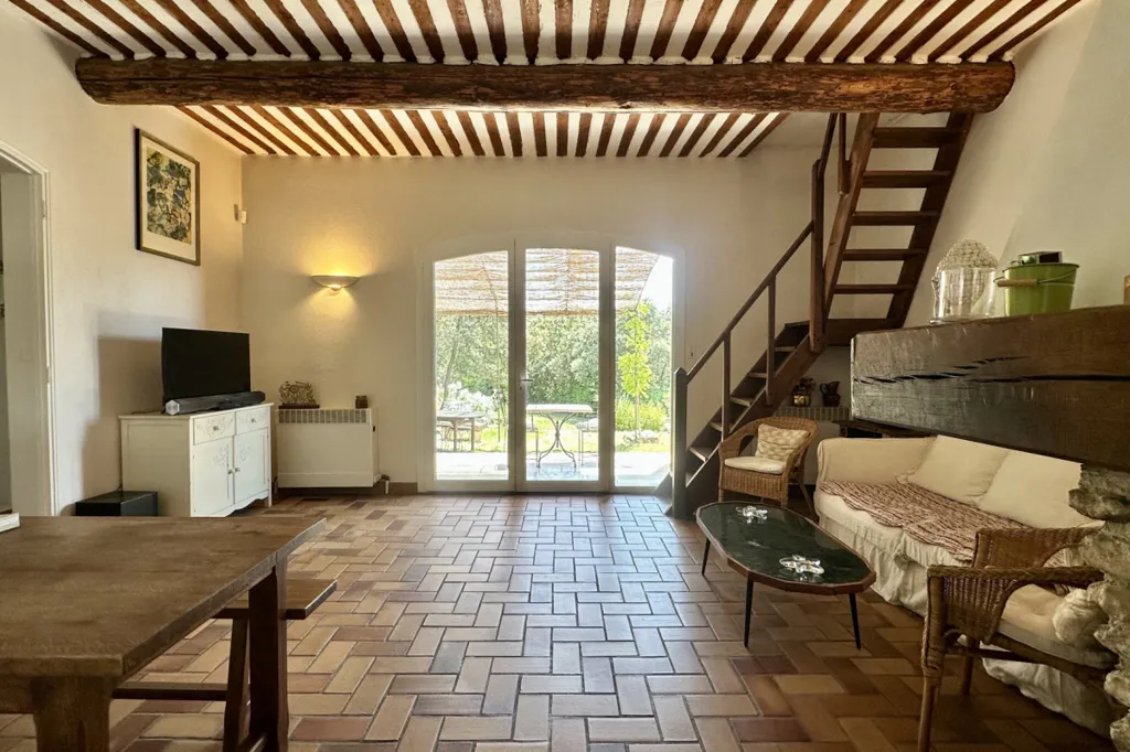 Séjour - Maison avec Piscine et Jardin à Crillon-le-Brave
