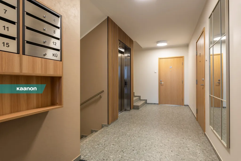 hallway_entrance