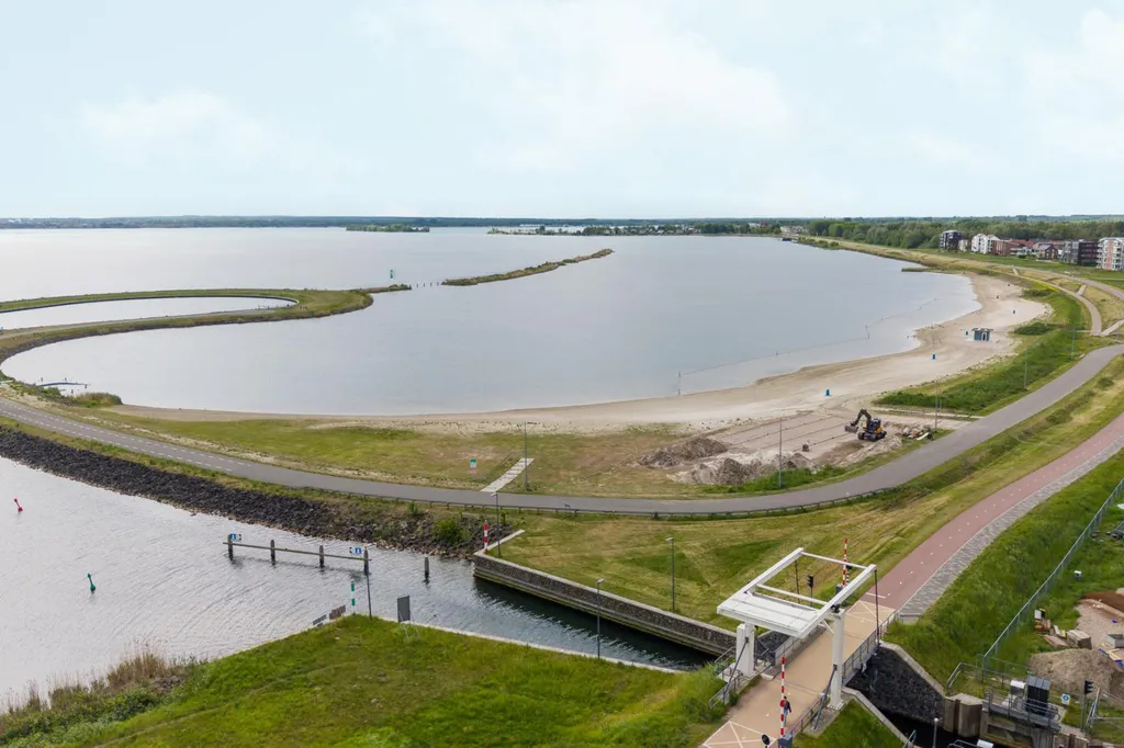 Õhuvaade - Modern Terraced House with Waterfront in Zeewolde