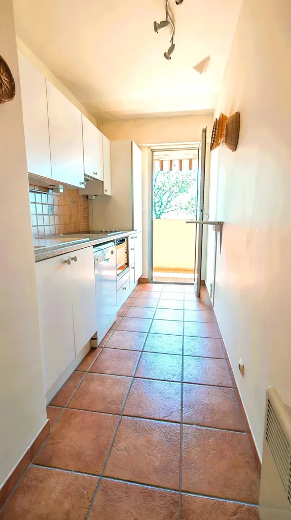 Cuisine - Appartement avec Terrasse et Vue Panoramique à Fréjus