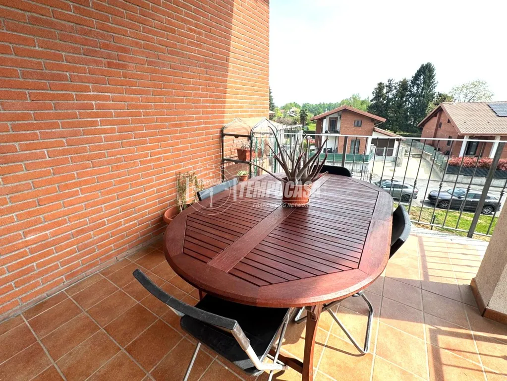 Terrass - Modern Apartment with Triple Aspect View in Givoletto