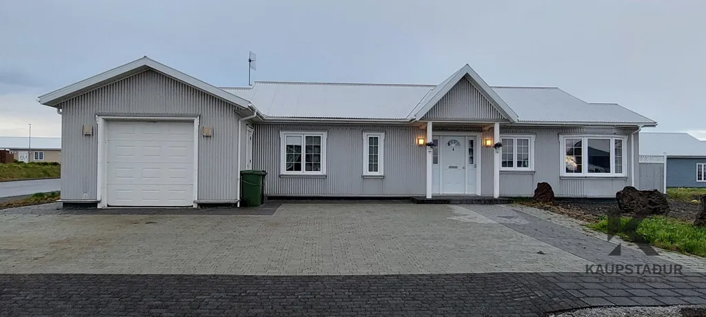 Esterno - Timber House with Private Garden in Vogar