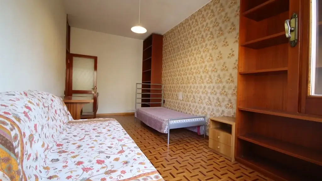 Magamistoad - Quadrilocale with Balcony in Monza