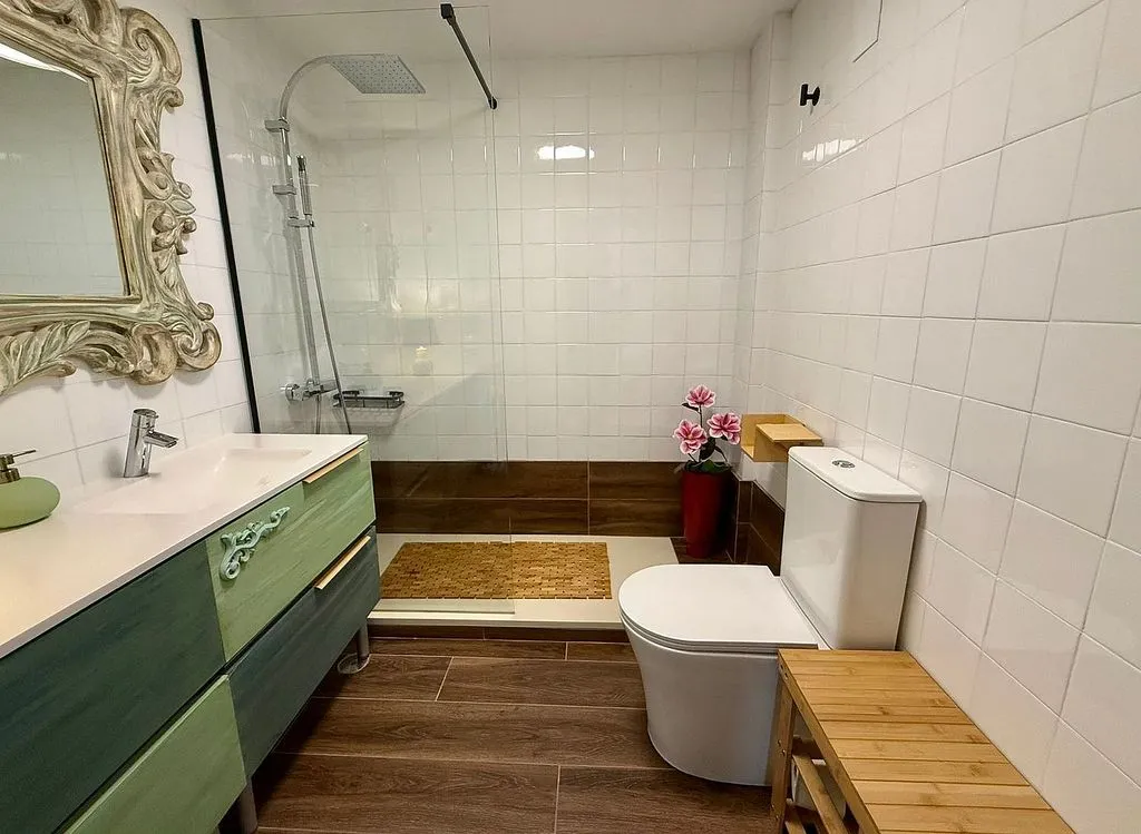 Bathrooms - Penthouse with Pool in Talamanca de Jarama