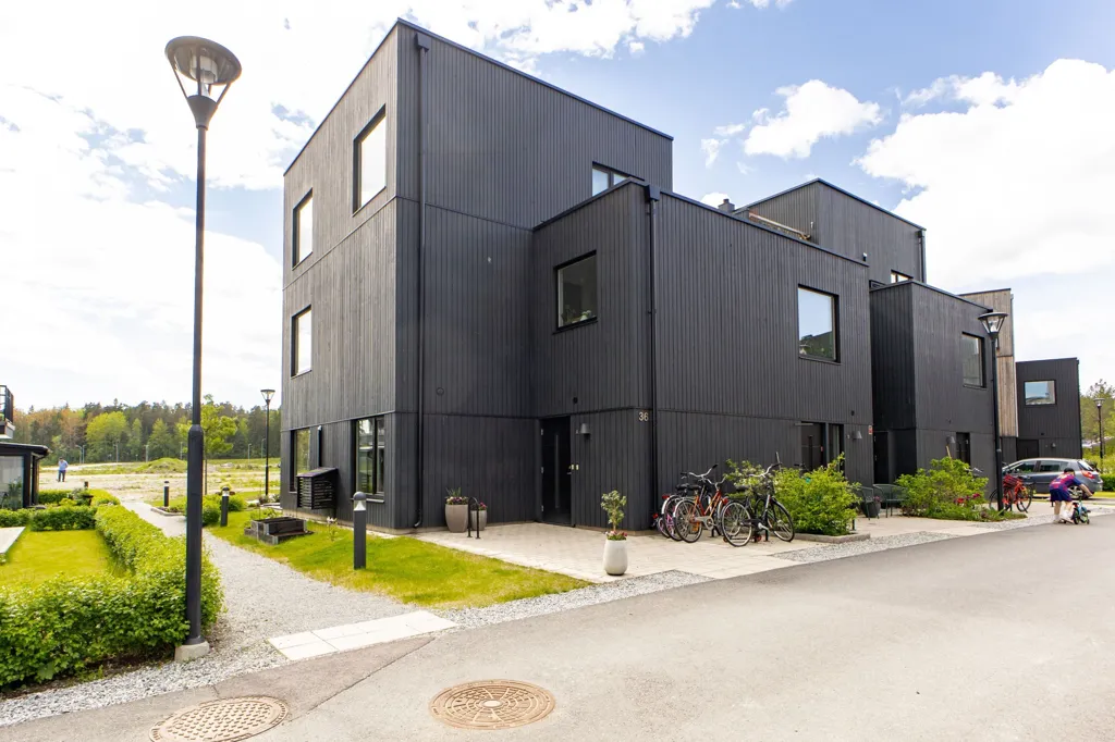 Exterior - Modern Flat with Balcony in Källtorp, Västerås