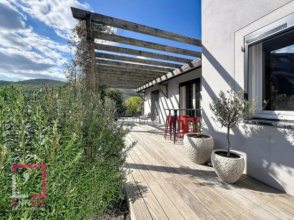 Terrace - 8-room house in Rochetaillée-sur-Saône