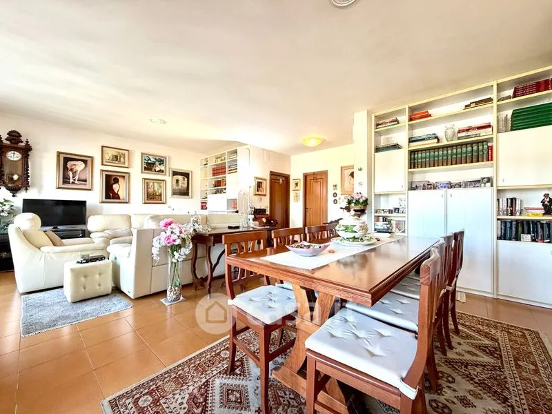 Salle à manger - Five-Bedroom Apartment with Terrace in Florence