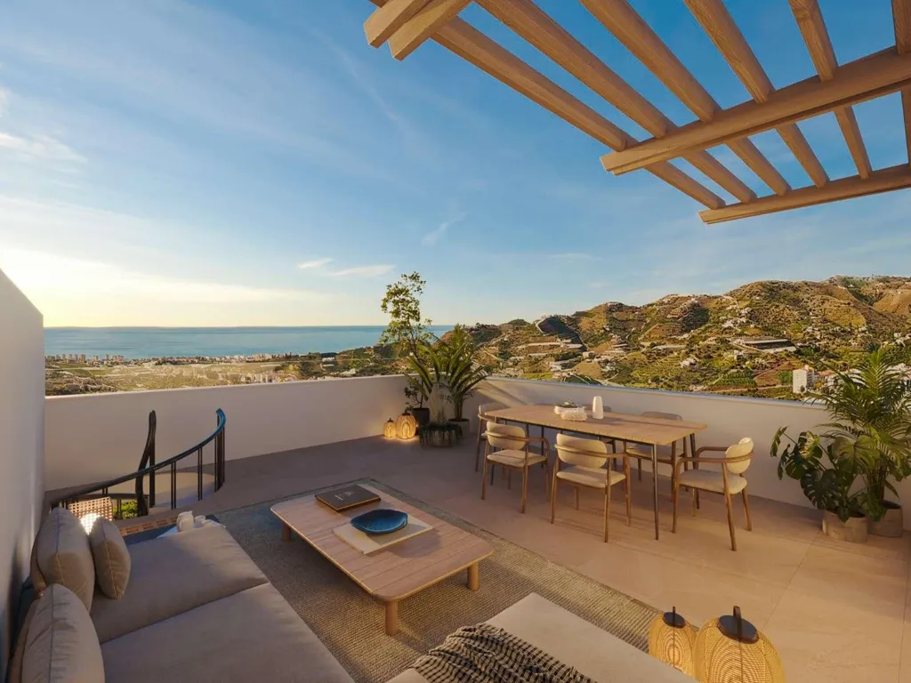 Terrass - Beachfront Apartment with Terrace in Torrox Costa