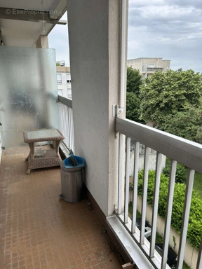 Balcon - Appartement avec Balcon en Centre-Ville de Chelles