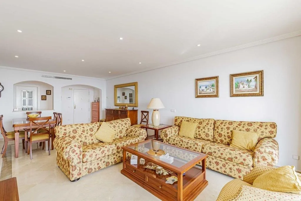 Elutuba - Luxury Flat with Pool in Benahavís