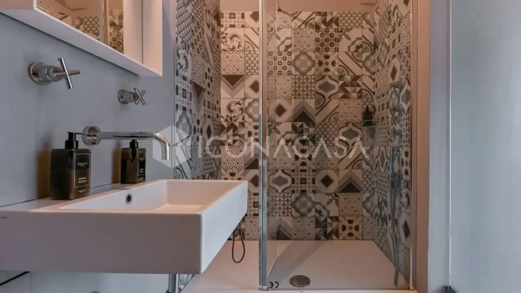 Salles de bain - Modern Apartment with Terrace in Milan