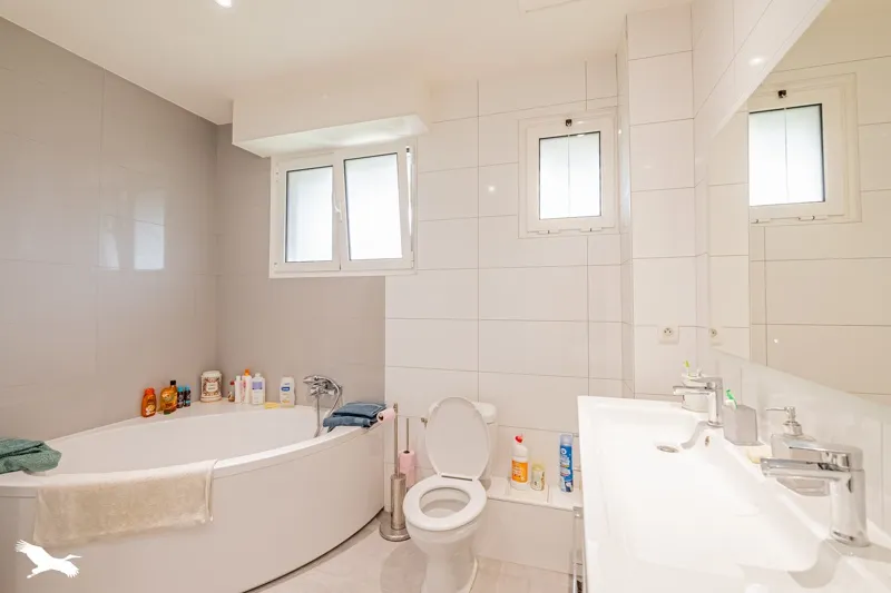 Salles de bain - Maison Familiale avec Piscine à Sainte-Eulalie