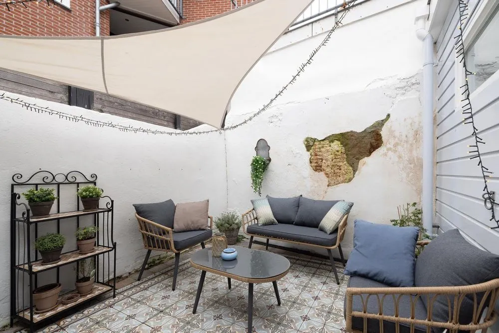 Garden - Restored House with Courtyard in Haarlem's Historic District