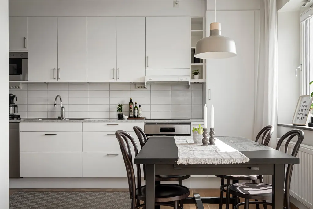 Salle à manger - Apartment with Balcony in Gråbo Centre
