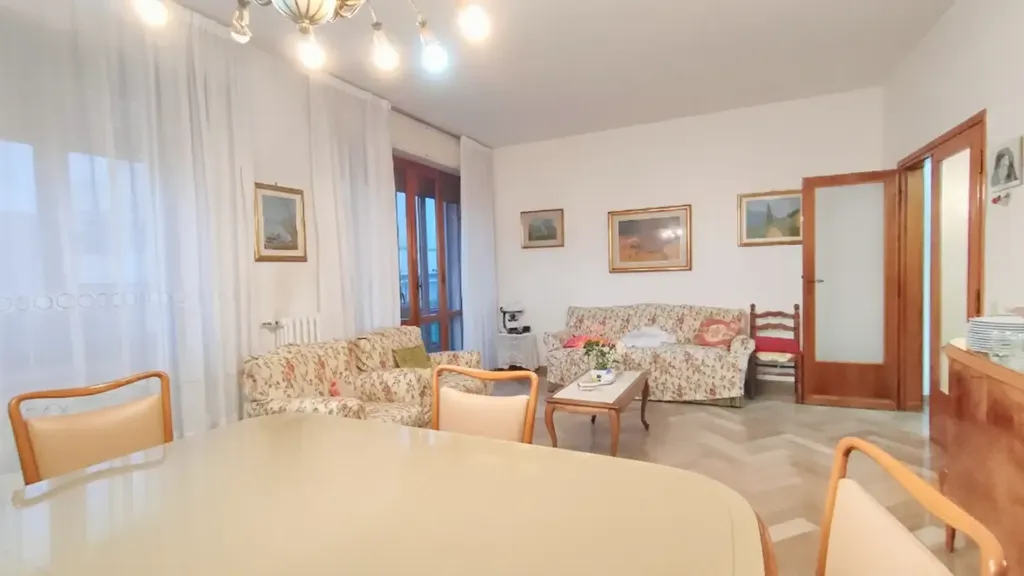 Salle à manger - Spacious Apartment with Balconies near Pisa