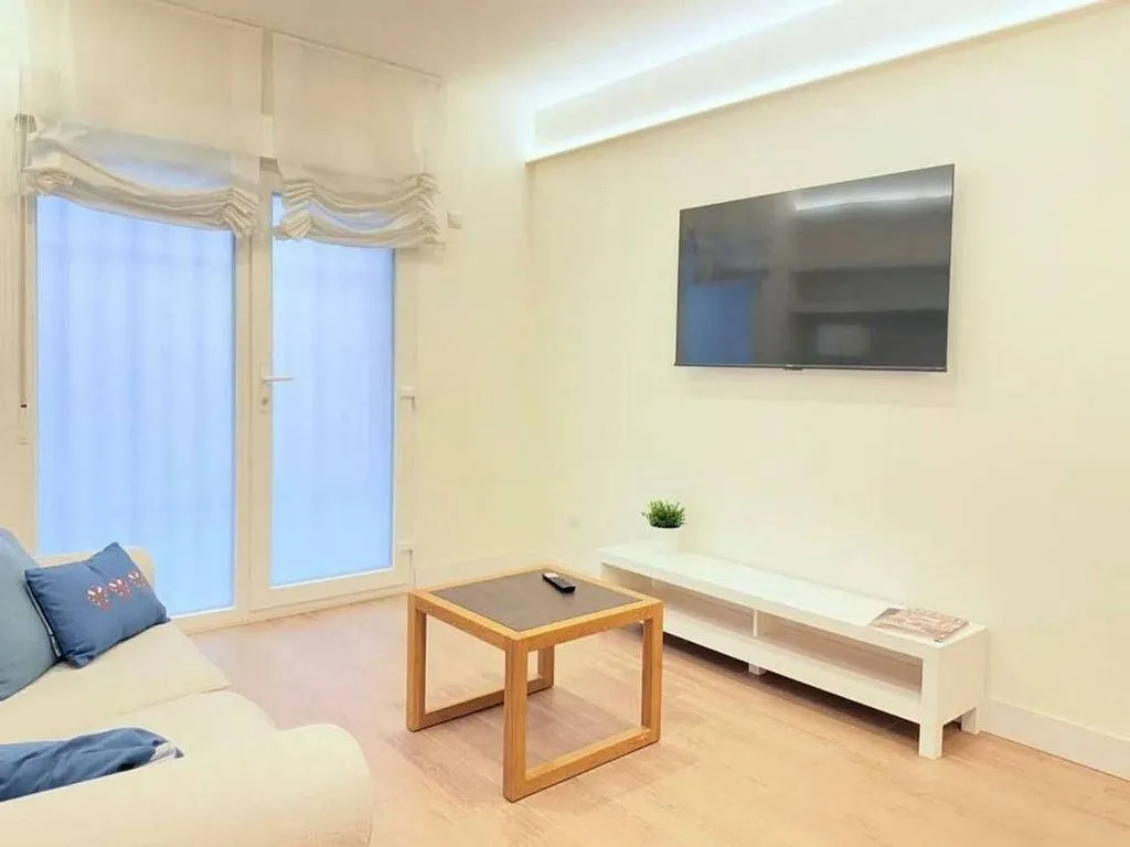 Elutuba - Modernised Flat with Balcony in Plaza de los Mostenses