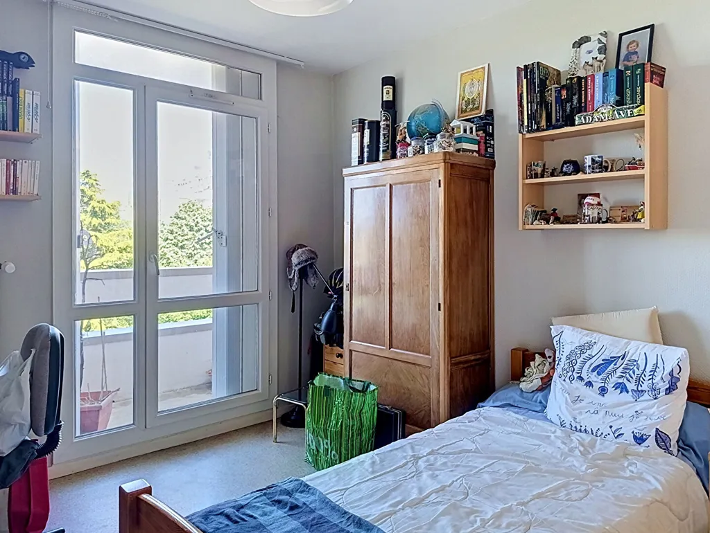 Chambres - Appartement 5 pièces avec vue parc à Saint-Étienne