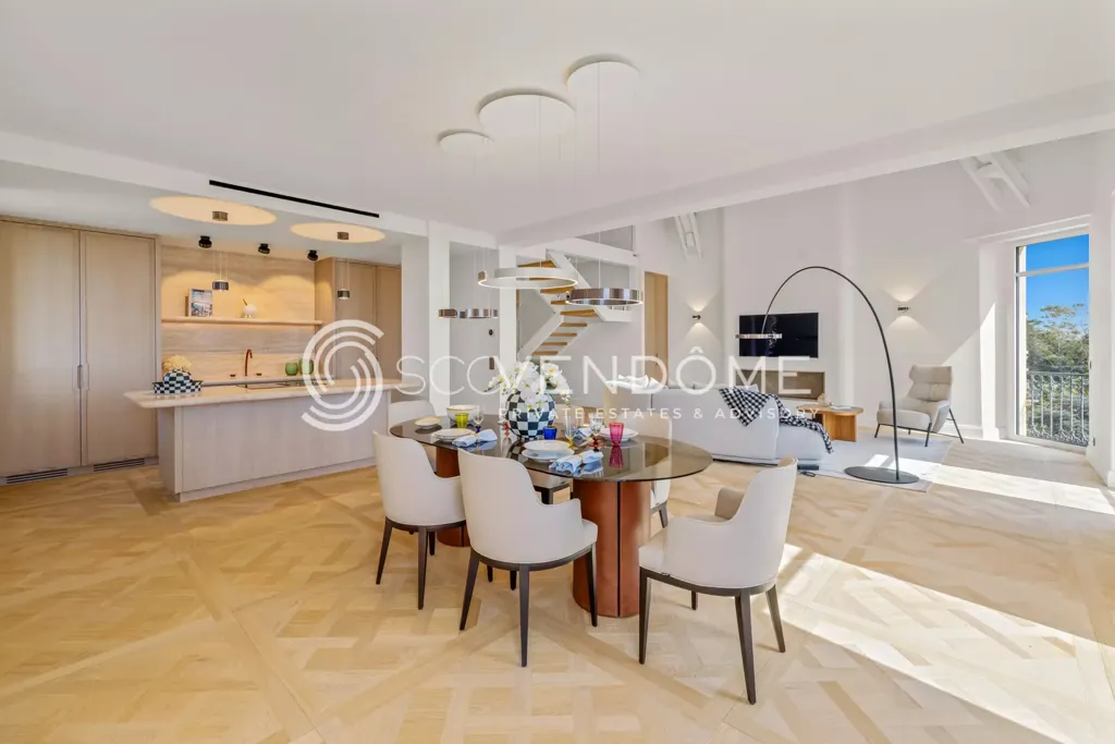 Söögituba - Duplex with Panoramic Sea View in Cannes