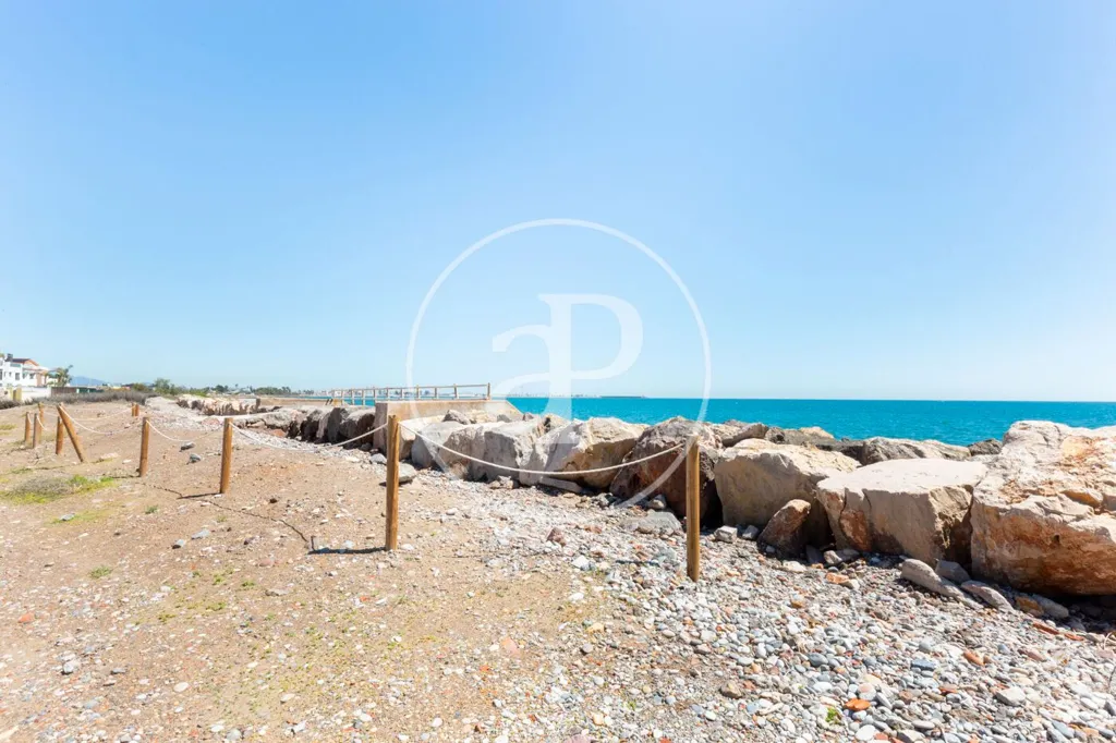 Giardino - Twin-Storey House with Pool near Beaches