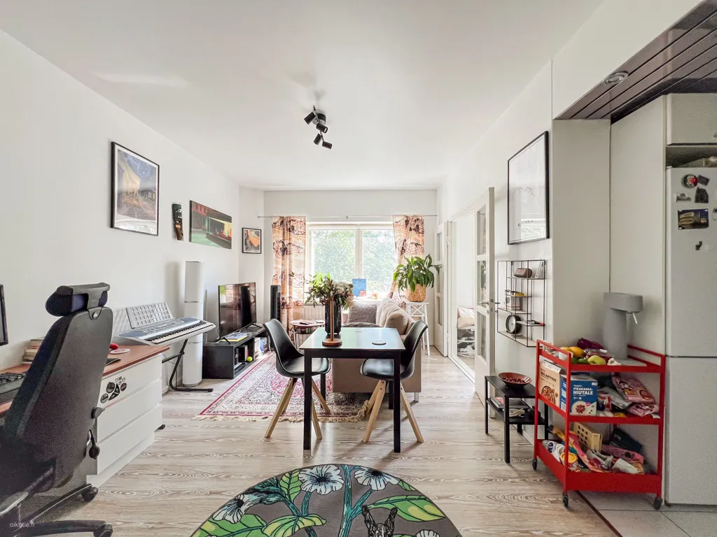 Living Room - Charming Apartment with Park Views in Taka-Töölö