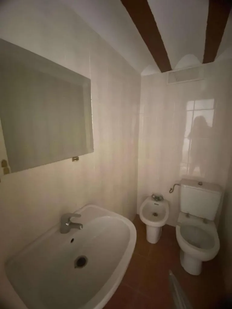 Vannitoad - House for Renovation with Terrace in Vélez-Blanco
