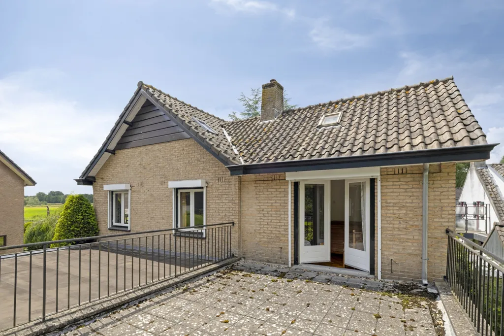Välivaade - Free-Standing House with Garden in Breda