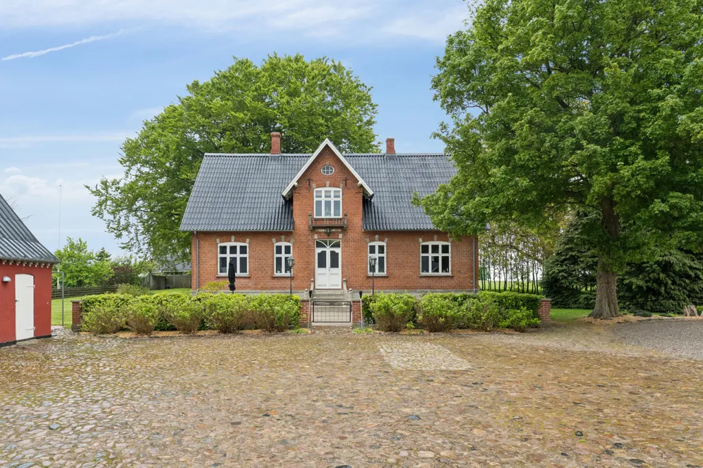 Välivaade - Classic Farmhouse with Stable in Kosterslev