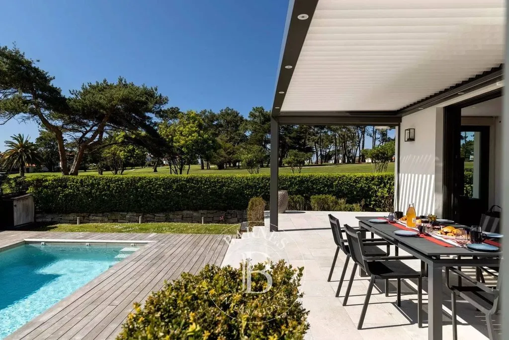 Piscine - Maison Luxueuse avec Piscine sur le Golf de Biarritz