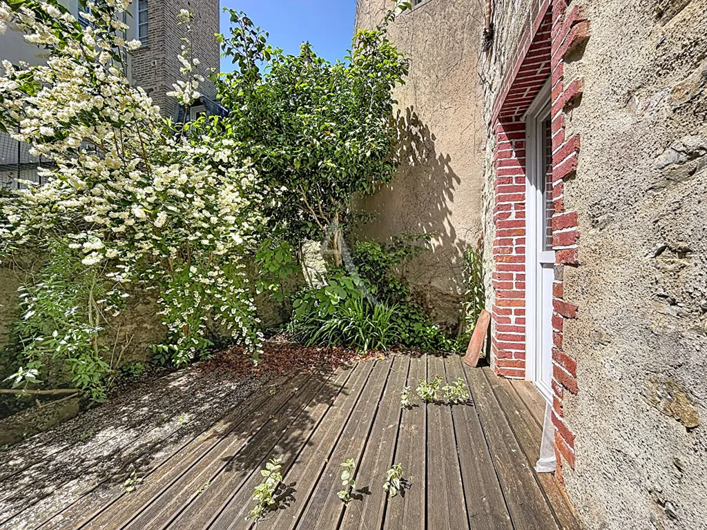 Aed - 2-Bedroom Apartment with Terrace in Laval Centre