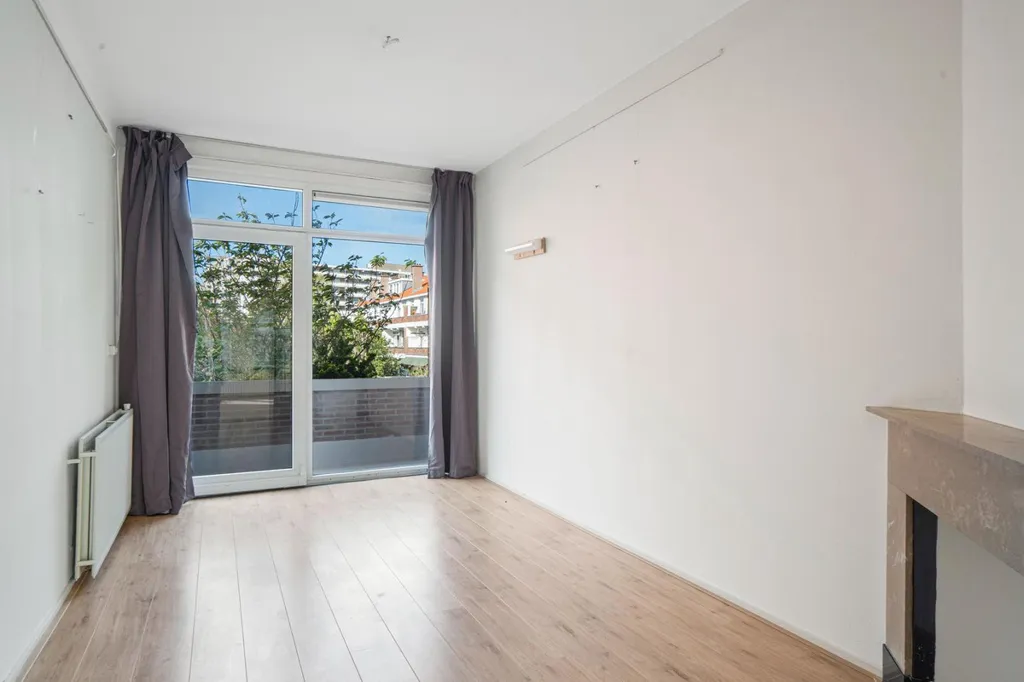 Pièces - Bright 3-Bedroom Penthouse in The Hague Centre