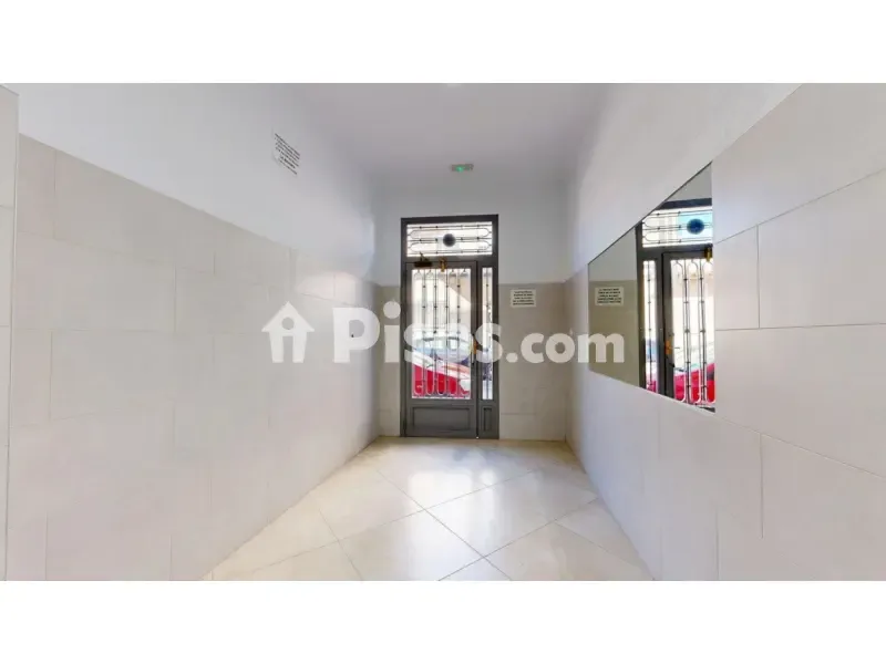 Entrée - Reformed Apartment with Balcony in North Zone