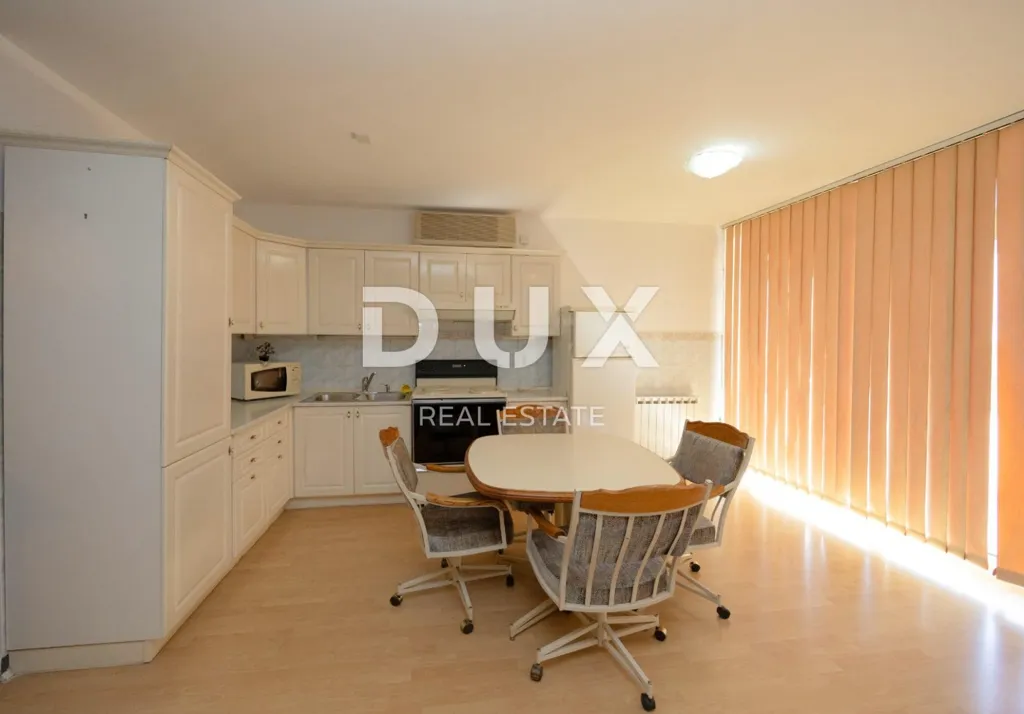 Cuisine - Spacious Apartment with Balcony in Pula