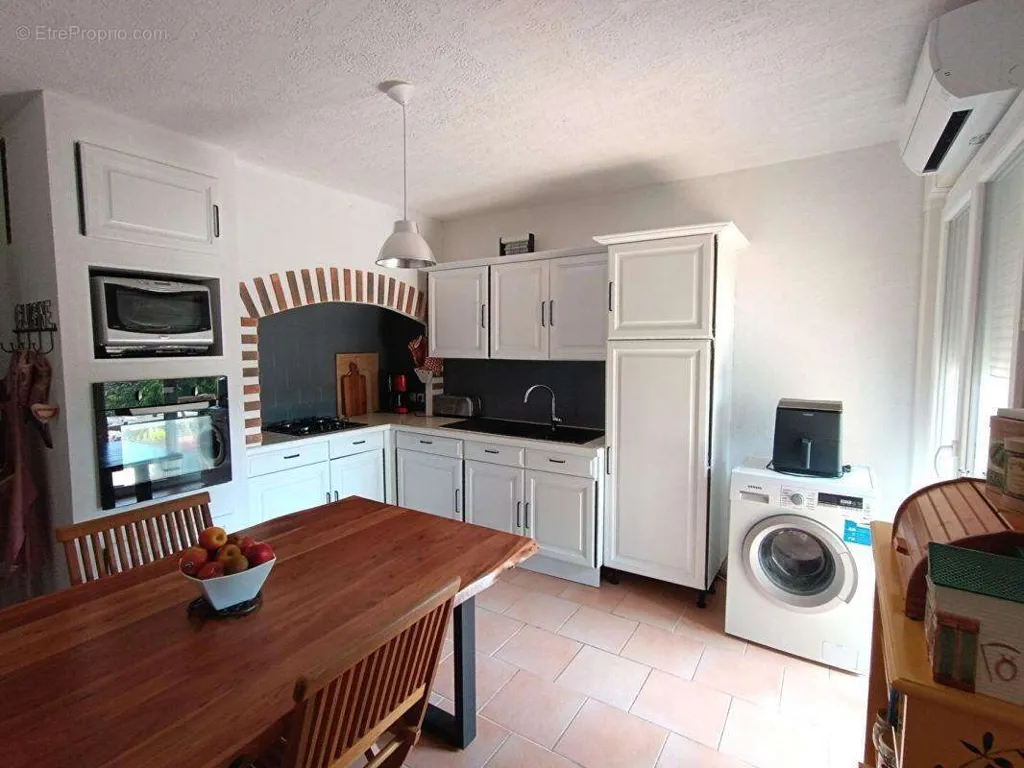Cucina - Villa with Forest View in La Boissière