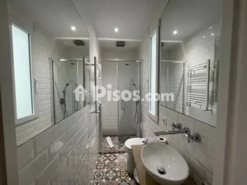 Bathrooms - Fully Furnished Flat near Atocha Station, Madrid