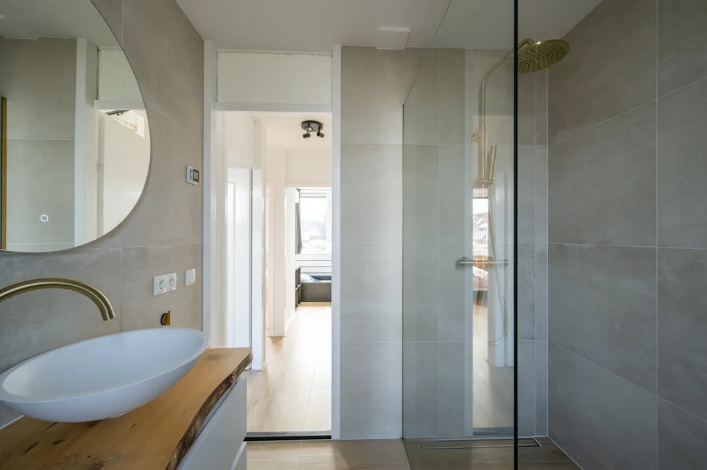 Vannitoad - Modernised Corner House with Garden in Leerdam