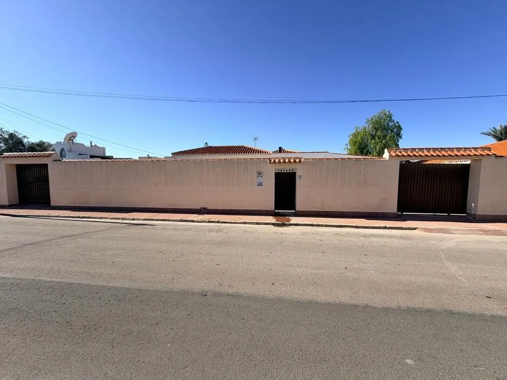 Välivaade - Luxury Detached House with Pool in Torrevieja