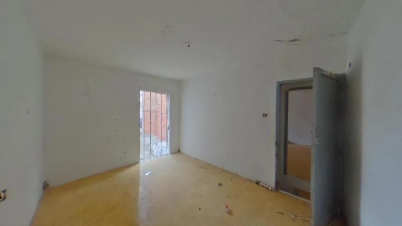 Spacious Apartment in Iznalloz Centre