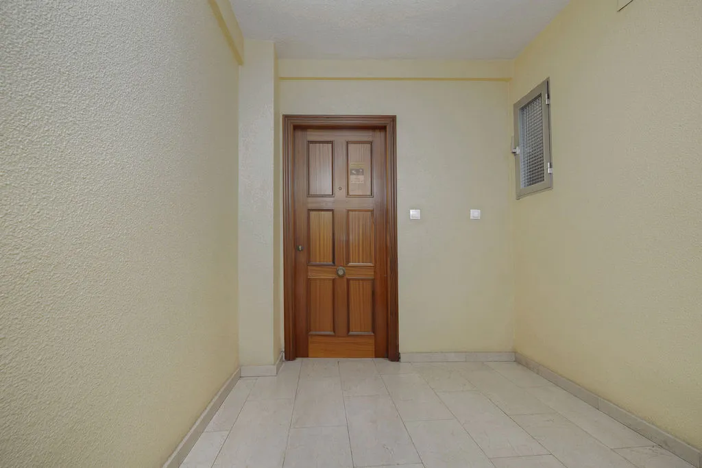 Entrée - Three-Bedroom Flat in Petrer Centre