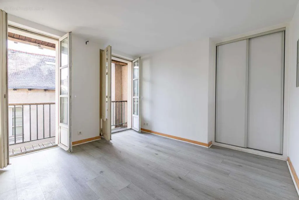 Pièces - Appartement T3 Rénové en Hypercentre