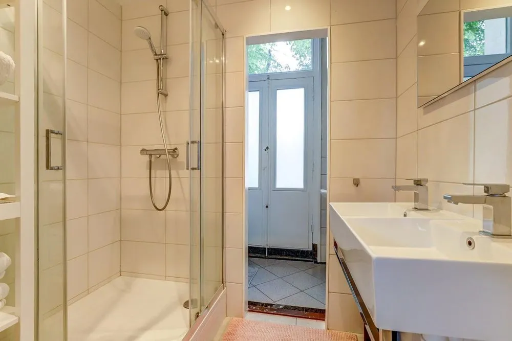 Salles de bain - Historic Villa with Garden in Landgraaf