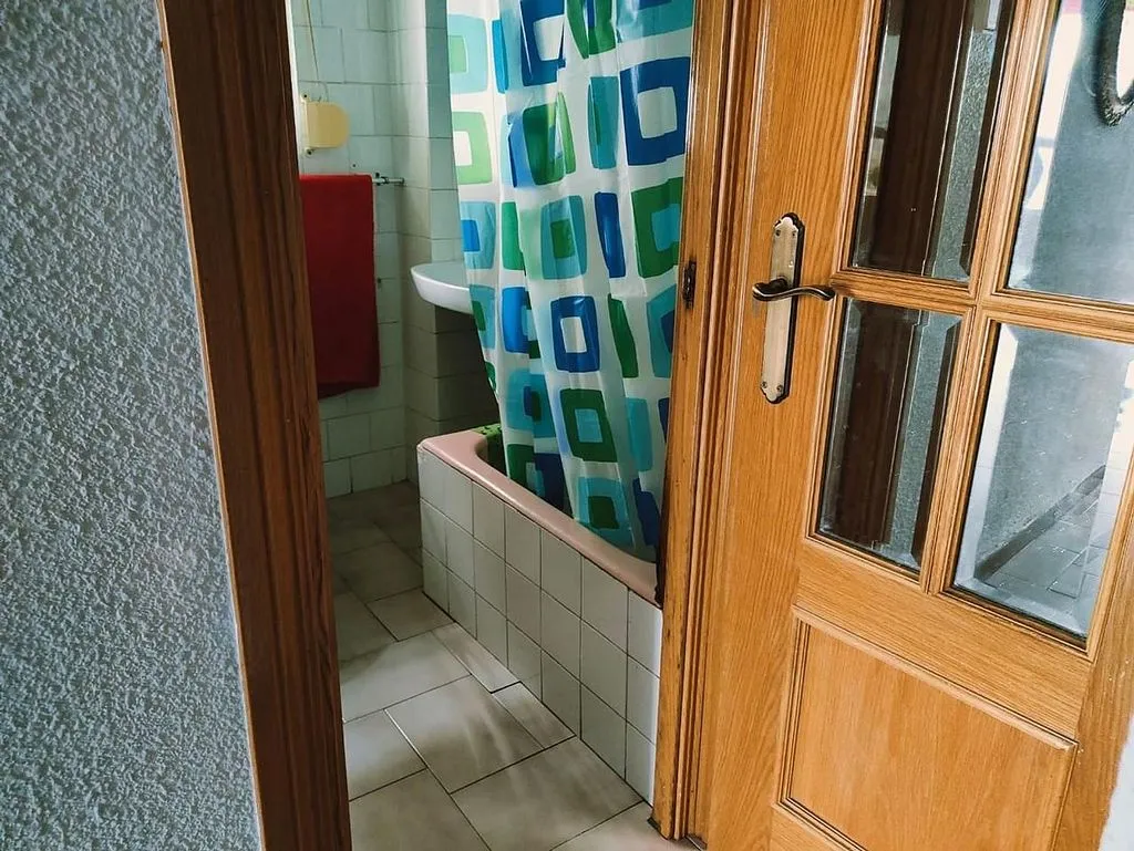 Bathrooms - 3-Bedroom Flat with Garage in Casetas