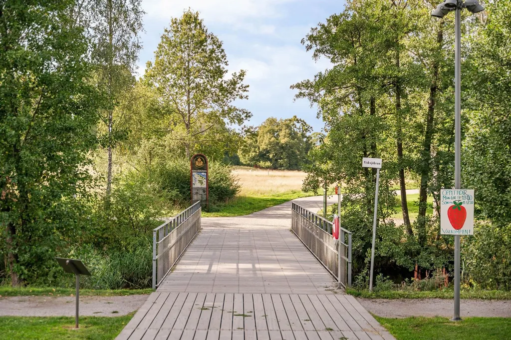 Exterior - Modern Two-Bedroom Flat with Balcony in Norra Djurgårdsstaden
