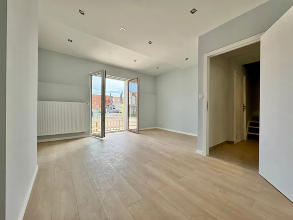 Pièces - Duplex Neuf avec Terrasse Arrière à Ixelles